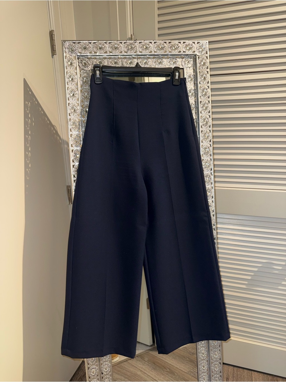 Zara Navy Wide-Leg Cropped Trousers